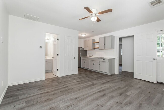 Photo - 2351 Longhorn St Unit #C
