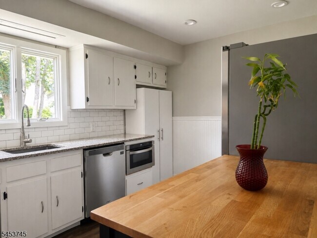 Photo - 644 Montgomery Rd