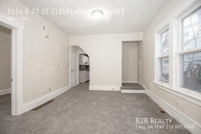 Photo - 1114 E 77th St