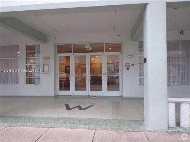 Building Photo - 7326 Collins Ave Unit 304 Rental