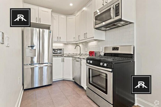 Building Photo - 2 bedroom in Brighton MA 02135 Unit 28 Rental