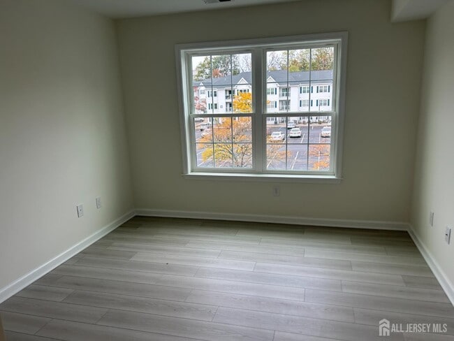 Photo - 1235 Waterford Dr