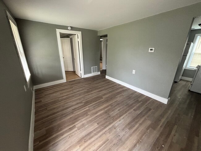 Building Photo - 634 W 14th Ave Unit 6