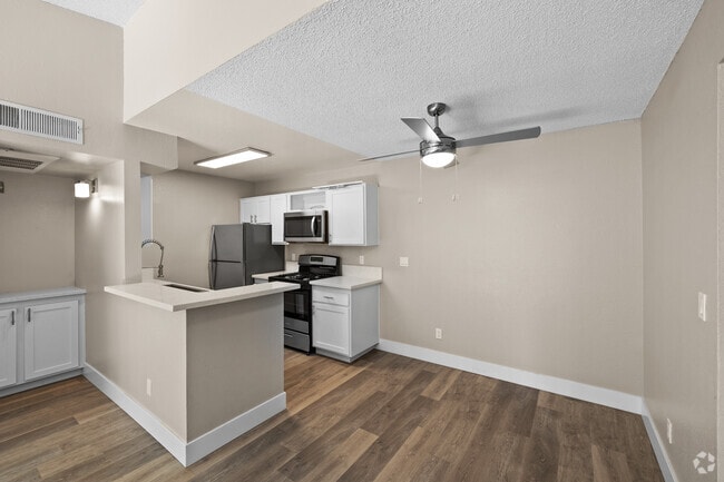 2BR, 2BA - 1000SF