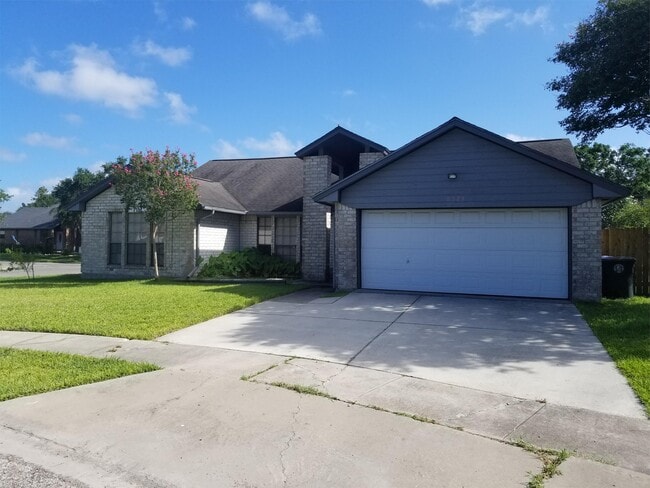 Photo - 6925 Fawn Ridge Dr House