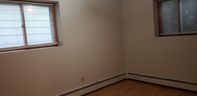 Unit B Bedroom - 1538 Pacific St