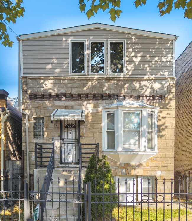 Building Photo - 3532 W Evergreen Ave Rental