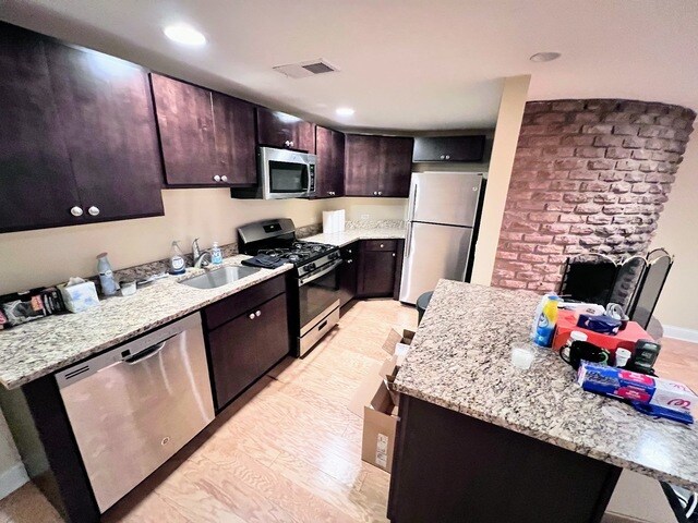 Photo - 2914 N Halsted St Unidad G