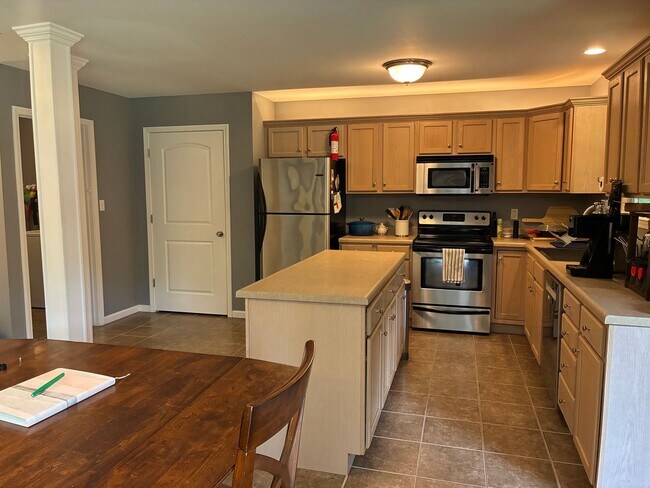 Photo - Beautiful Home in Vanderveen Crossing