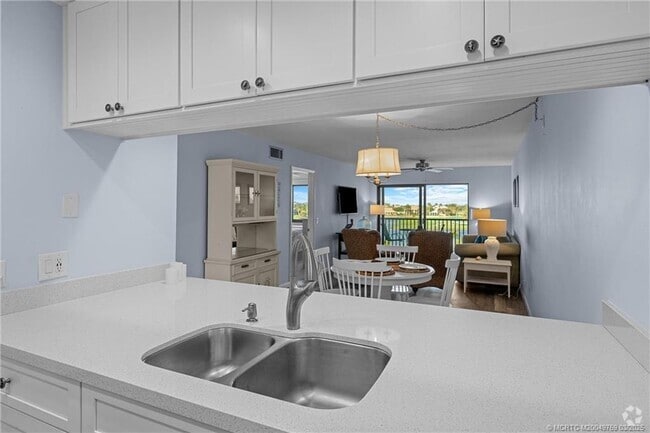 Building Photo - 40 NE Plantation Rd Unit 202 Rental