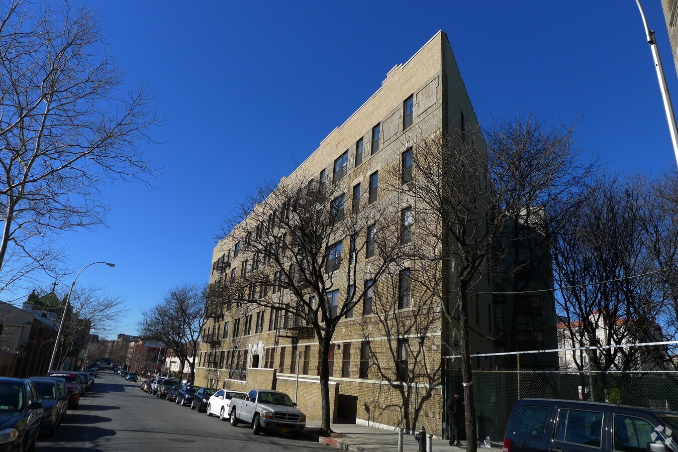 891 Fox St - 891 Fox St