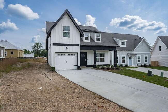 Photo - Primary suite on main level with bonus loft upstairs!