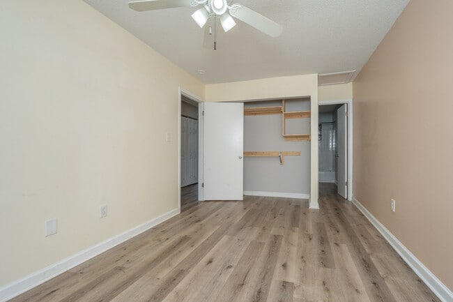 Photo - 109 Royal Ct Condo