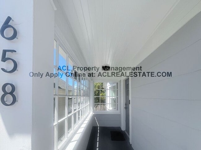 Building Photo - North Oakland Beauty – Modern Comfort Meet... Rental