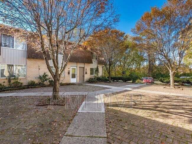 Photo - 7274 Broadwyn Dr