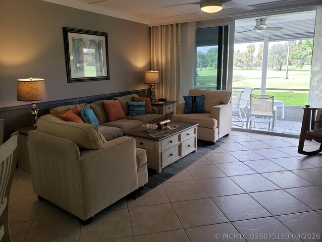 Photo - 3980 Oaks Clubhouse Dr Unit 101