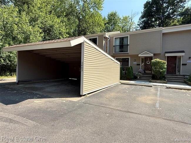 Photo - 1403 Oakbrook E Dr Unit 93