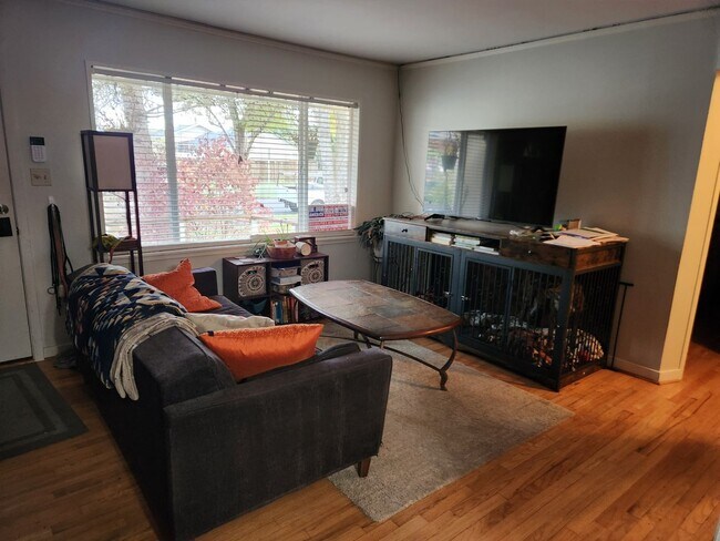 Photo - MOVE-IN SPECIAL $500 OFF! 2BD/1BA House with Bonus Room (Extra Bedroom)!