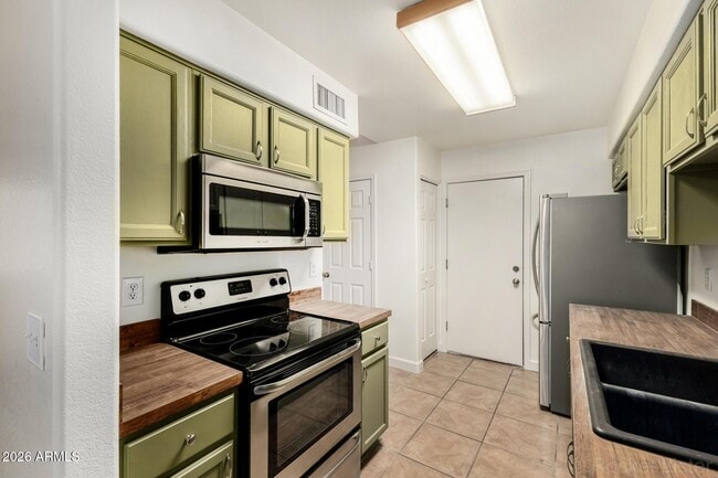 Photo - 743 E Pepper Dr