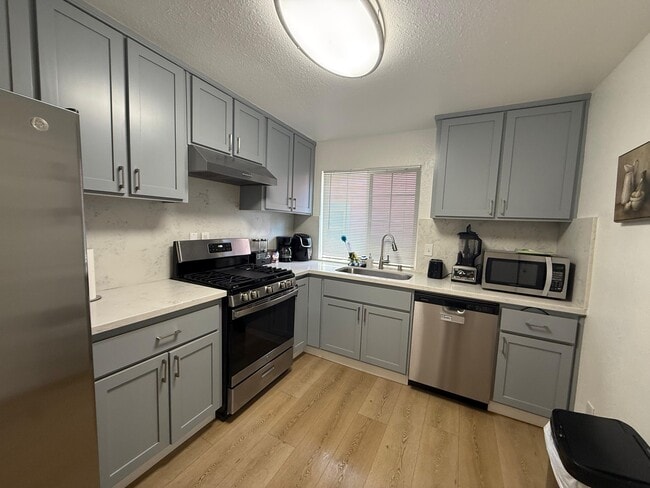 Shared Kitchen - 4101 4th Ave Unit Master