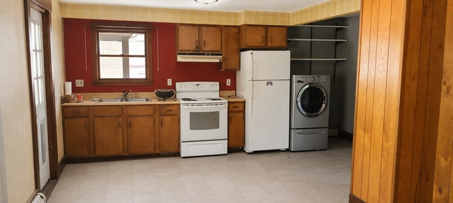 Building Photo - 438 S Main St Unit 2