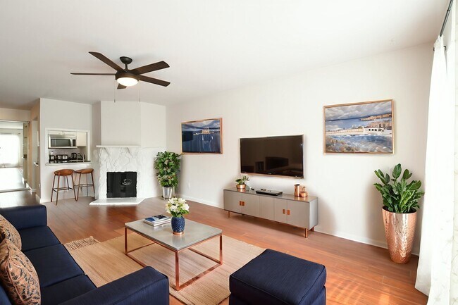 Photo - 4641 Wild Indigo St Unit 450