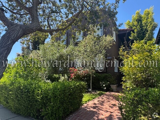 Building Photo - Private and Cozy 4 Bedroom Home located in...