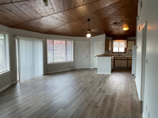 Photo - 206 Knoll Dr