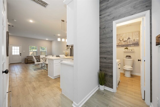 Photo - 5111 Firnat St