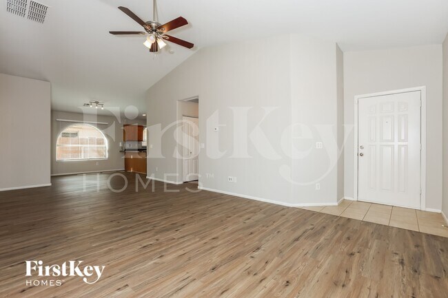 Photo - 38173 N Lamar Dr
