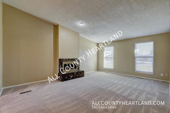 Photo - 841 N Robinson Ave