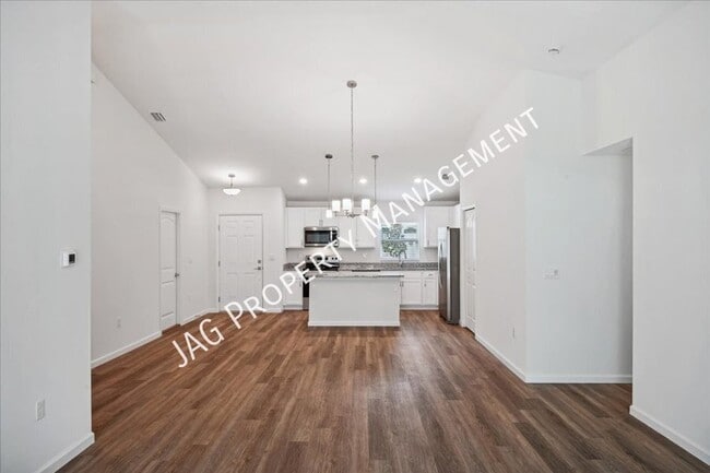 Photo - 174 Underwood Trl