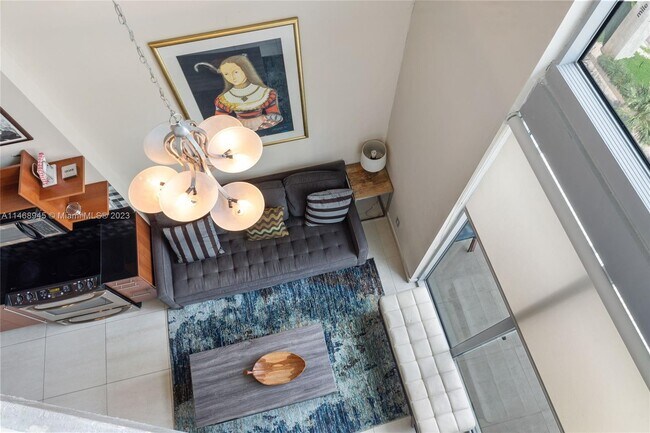 Photo - 690 SW 1st Ct Unidad 1018