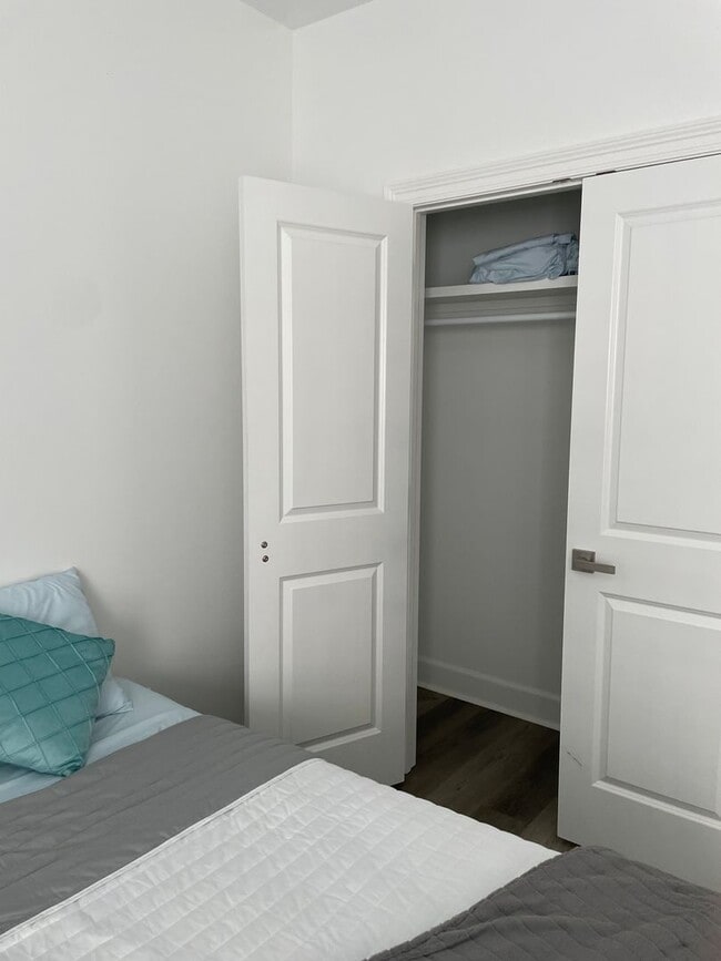 Photo - 415 Bedford Dr