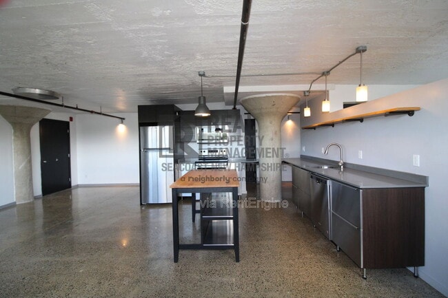 Building Photo - 710 Main St Unit 6 C