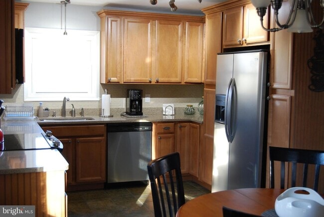 Photo - 6860 Engle Molers Rd