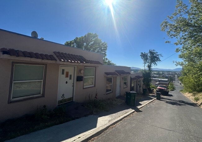 Photo - 433 N 7th St