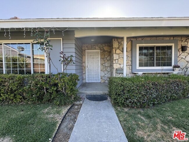 Photo - 235 Delano St Casa