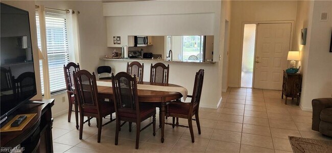 Photo - 841 Kings Way
