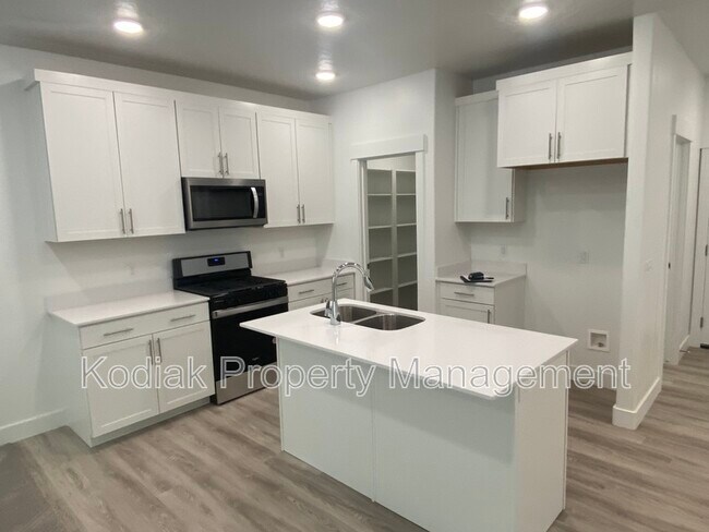 Photo - 1087 N 1840 W