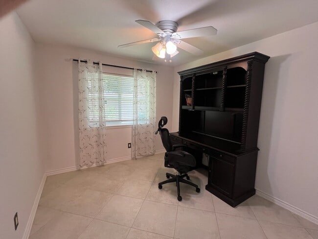 Photo - 5 Deerfoot Ct