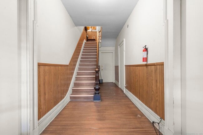 Photo - 113 E Main St Unit 4