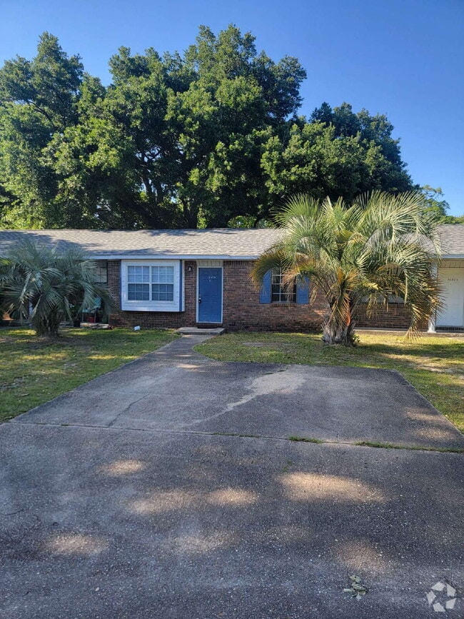 Building Photo - Great location. Centrally located. Unit B Rental