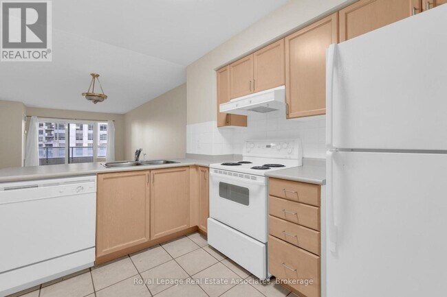 Photo - 25 Kingsbridge Garden Cir Unit 622