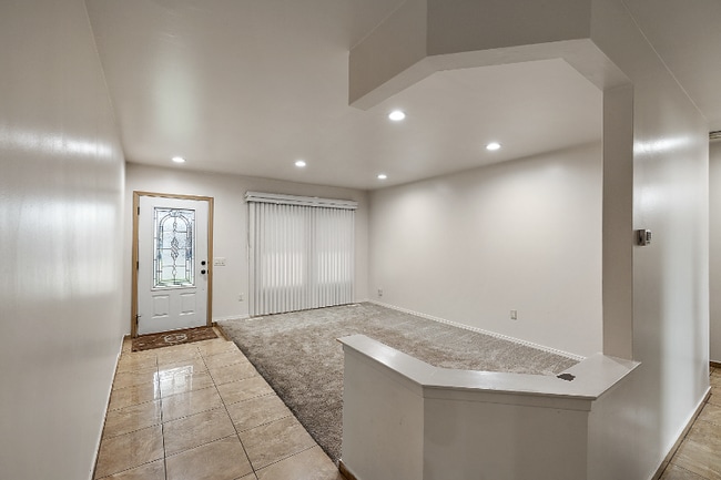 Photo - 35715 Maureen Dr