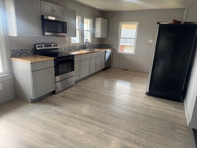 Photo - 4100 W Market St
