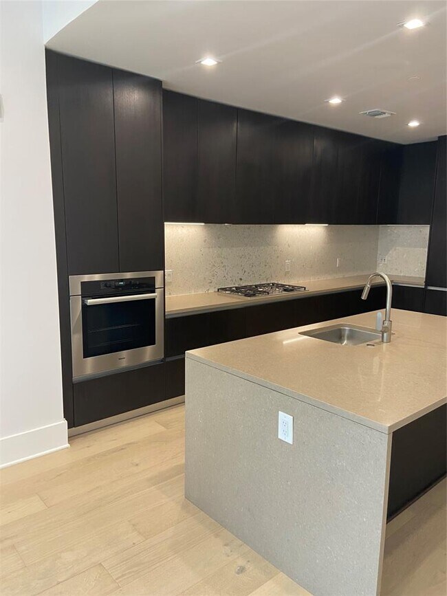 Photo - 501 West Ave Unit 802