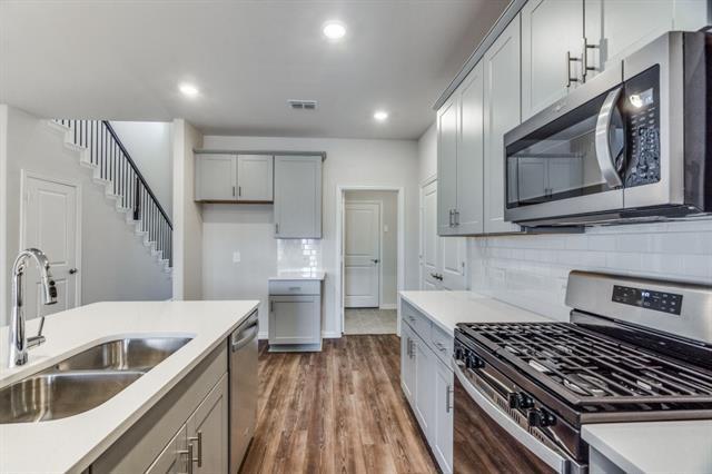 Photo - 4802 Hunter Hurst Dr