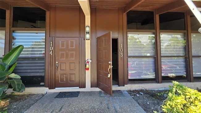 Building Photo - 2421 N 40th Ave Rental