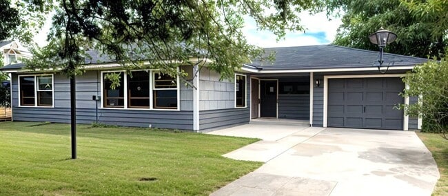 Building Photo - 232 Acacia St Rental